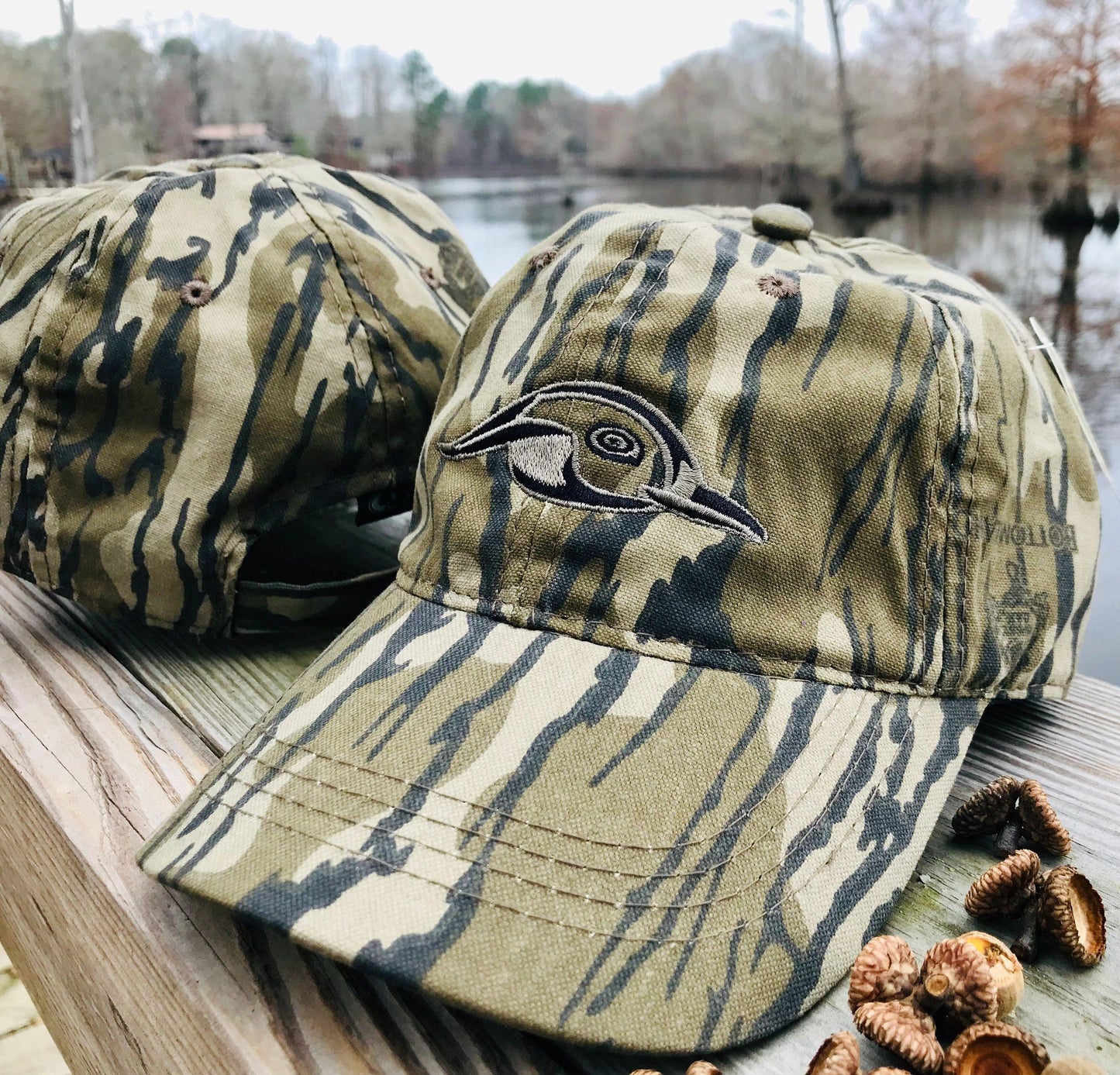 Mossy oak top bottomland snapback